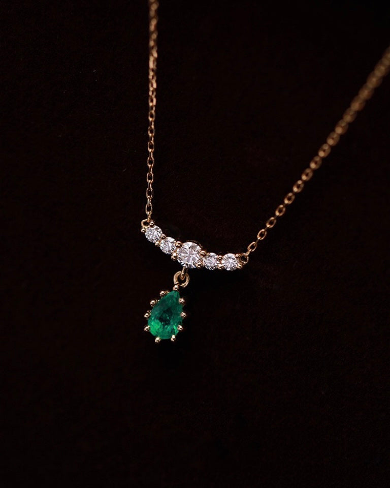 Emerald Luxurious Vermeil Necklace