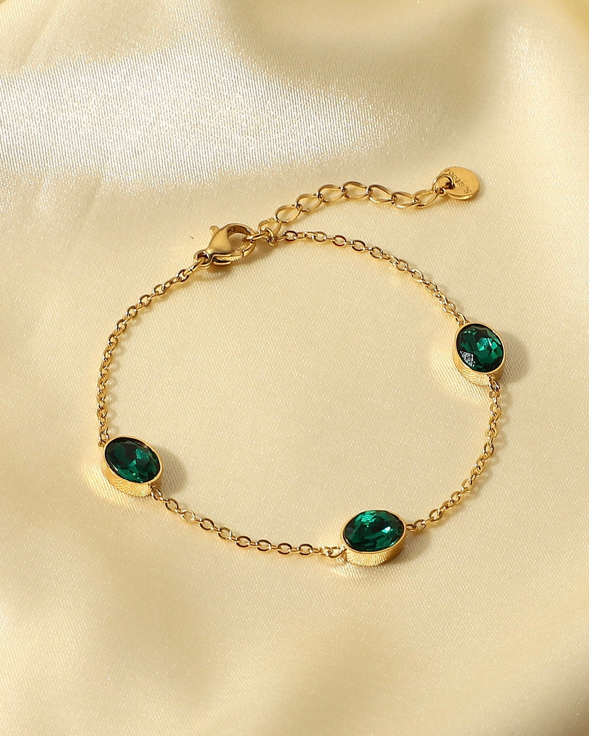 Oval Emerald Zircons Bracelet